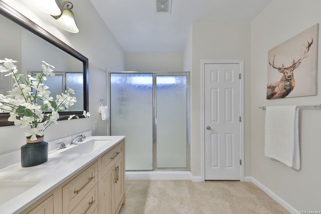 8406 Feather Trl, Helotes, TX 78023