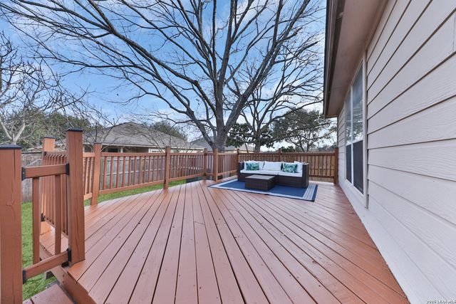 8406 Feather Trl, Helotes, TX 78023