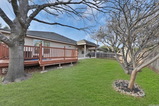 8406 Feather Trl, Helotes, TX 78023