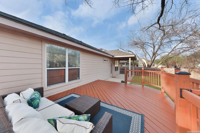 8406 Feather Trl, Helotes, TX 78023