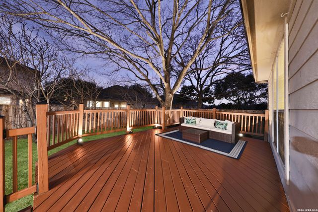 8406 Feather Trl, Helotes, TX 78023