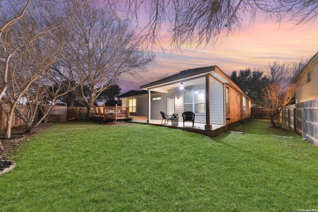 8406 Feather Trl, Helotes, TX 78023