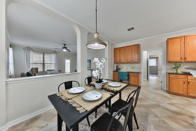 8406 Feather Trl, Helotes, TX 78023