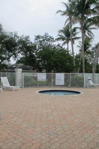 1702 Silverleaf Oak Court, Palm Beach Gardens, FL 33410