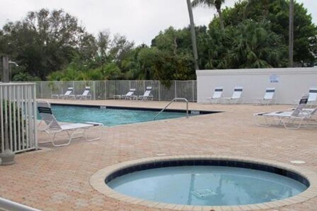 1702 Silverleaf Oak Court, Palm Beach Gardens, FL 33410