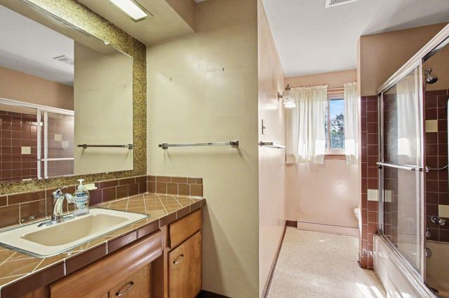 725 S East Street, Crown Point, IN 46307