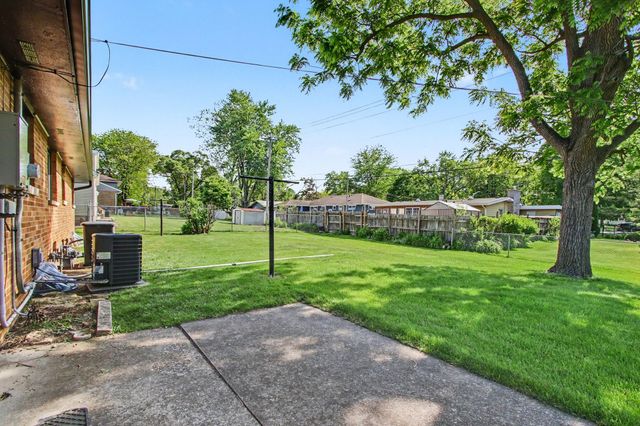 725 S East Street, Crown Point, IN 46307