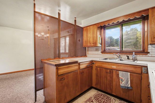 725 S East Street, Crown Point, IN 46307
