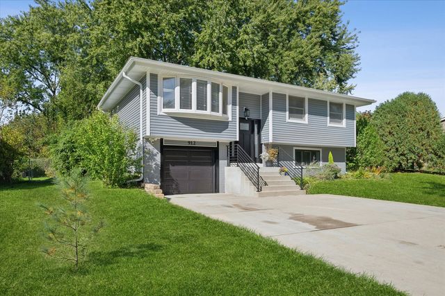 912 Cornell Lane, Schaumburg, IL 60193