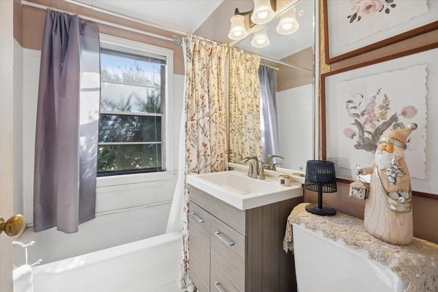 3922 Elm Avenue, Brookfield, IL 60513
