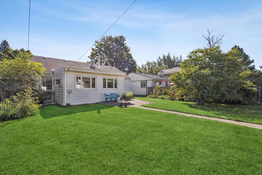 3922 Elm Avenue, Brookfield, IL 60513 — photo 2