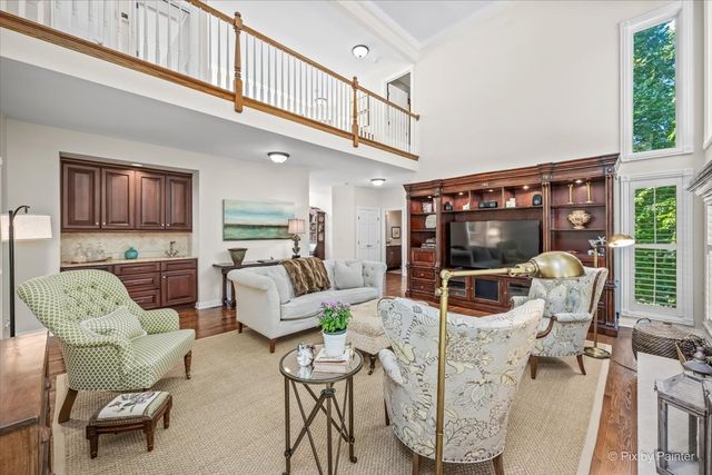554 W Rosiland Drive N, Palatine, IL 60074
