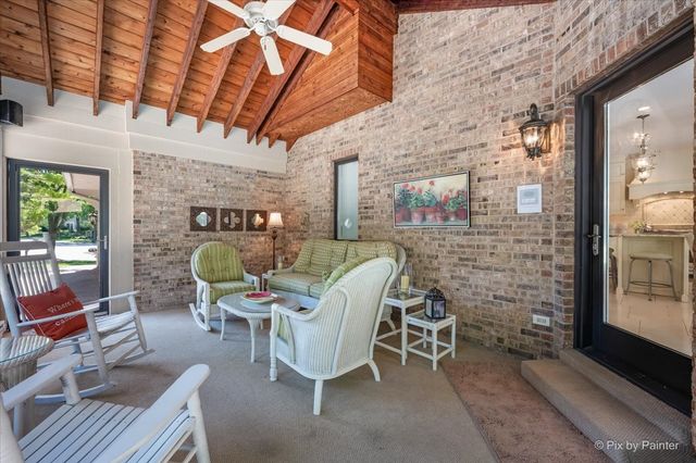554 W Rosiland Drive N, Palatine, IL 60074