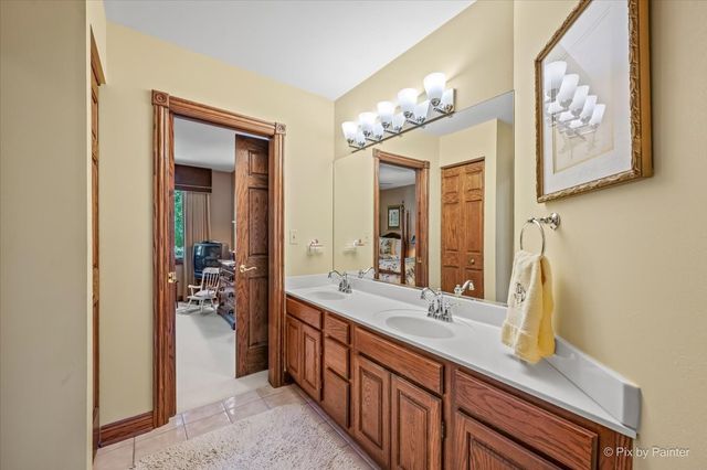 554 W Rosiland Drive N, Palatine, IL 60074