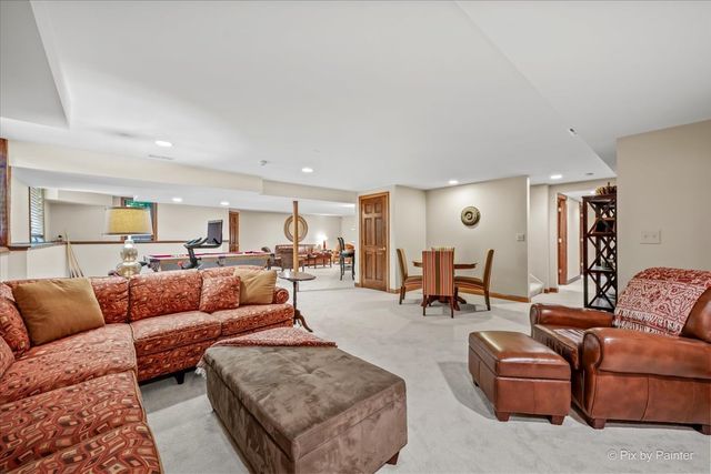 554 W Rosiland Drive N, Palatine, IL 60074
