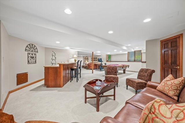 554 W Rosiland Drive N, Palatine, IL 60074