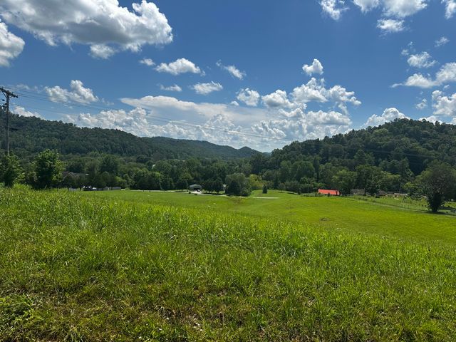 9999 Cannon Lake Road, Cannon, KY 40923