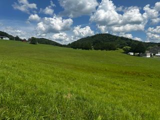 9999 Cannon Lake Road, Cannon, KY 40923