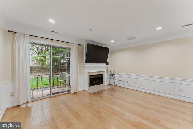 46930 COURTYARD SQ, Sterling, VA 20164