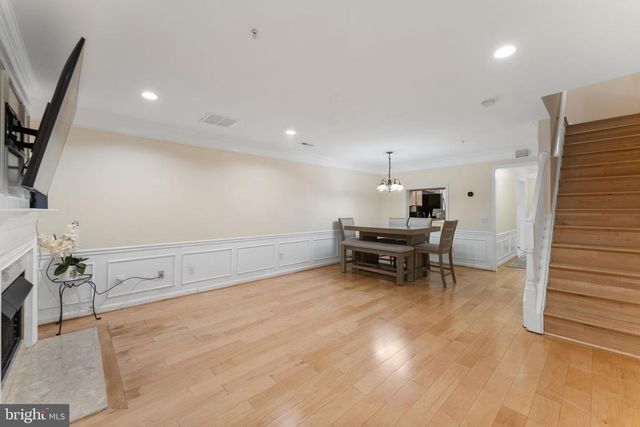 46930 COURTYARD SQ, Sterling, VA 20164