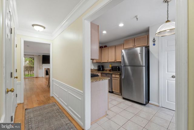 46930 COURTYARD SQ, Sterling, VA 20164