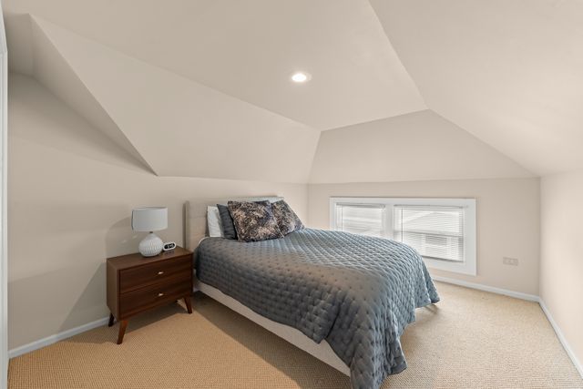 5009 W Catalpa Avenue, Chicago, IL 60630