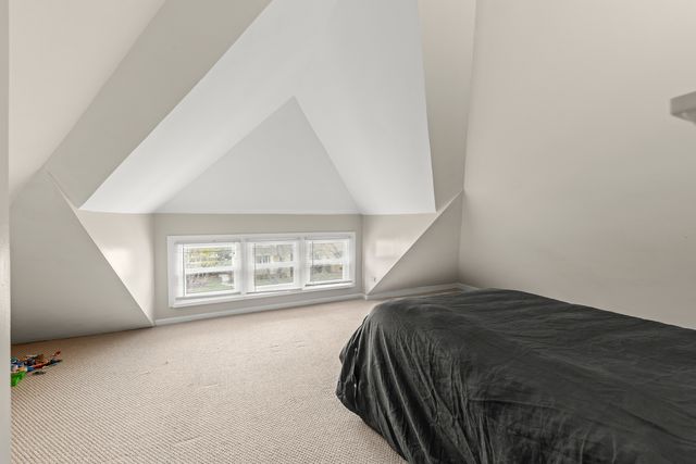 5009 W Catalpa Avenue, Chicago, IL 60630