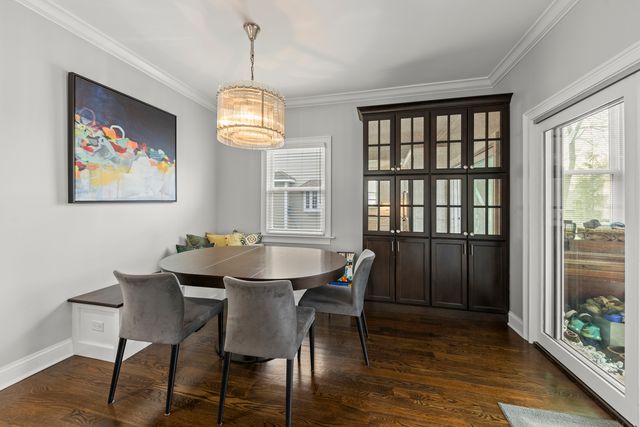 5009 W Catalpa Avenue, Chicago, IL 60630