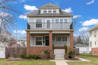 5009 W Catalpa Avenue, Chicago, IL 60630