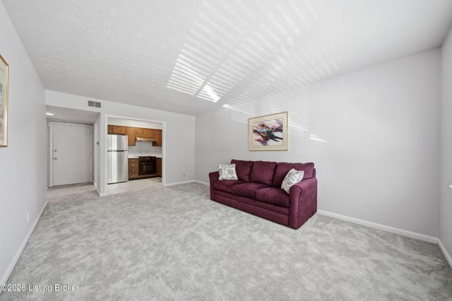 1935 Gardiner Ln APT F89, Louisville, KY 40205