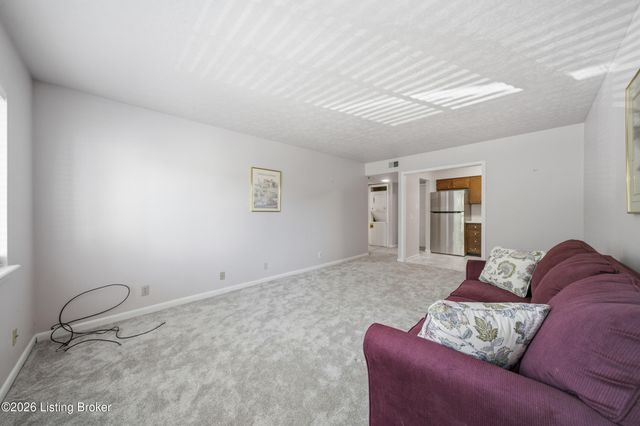 1935 Gardiner Ln APT F89, Louisville, KY 40205