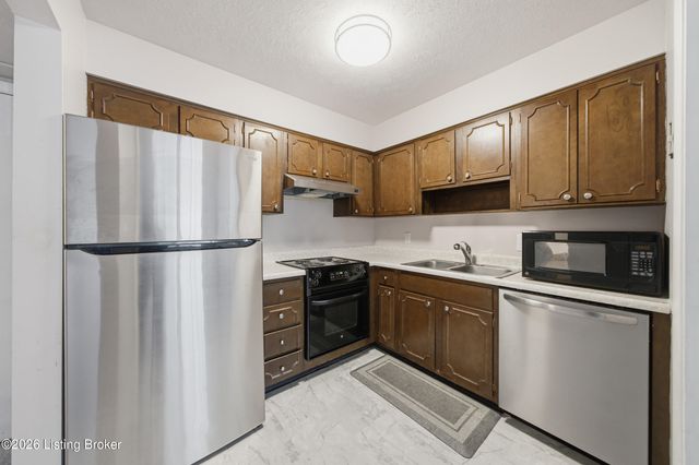 1935 Gardiner Ln APT F89, Louisville, KY 40205