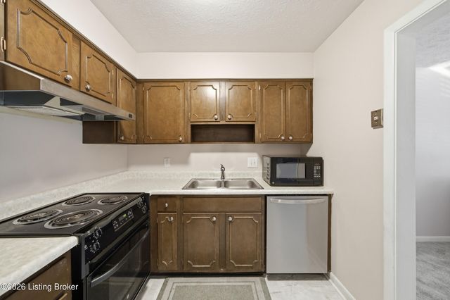 1935 Gardiner Ln APT F89, Louisville, KY 40205