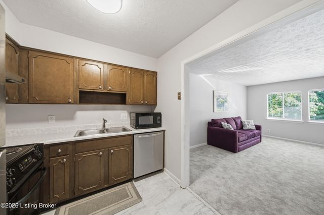 1935 Gardiner Ln APT F89, Louisville, KY 40205