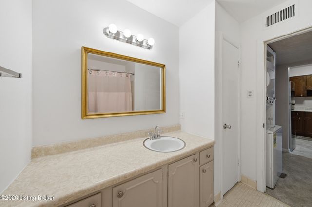 1935 Gardiner Ln APT F89, Louisville, KY 40205