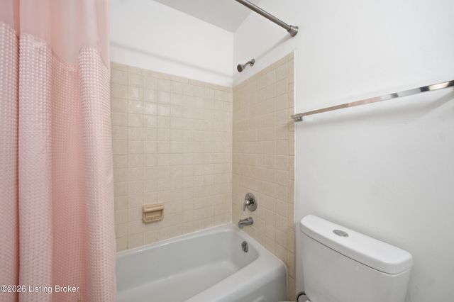 1935 Gardiner Ln APT F89, Louisville, KY 40205