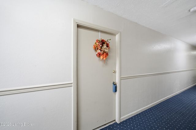 1935 Gardiner Ln APT F89, Louisville, KY 40205