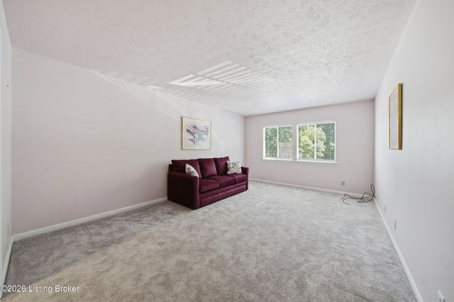 1935 Gardiner Ln APT F89, Louisville, KY 40205