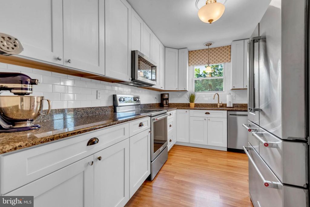 Image 7 of property listing at 412 BAY CITY RD, Stevensville, MD 21666