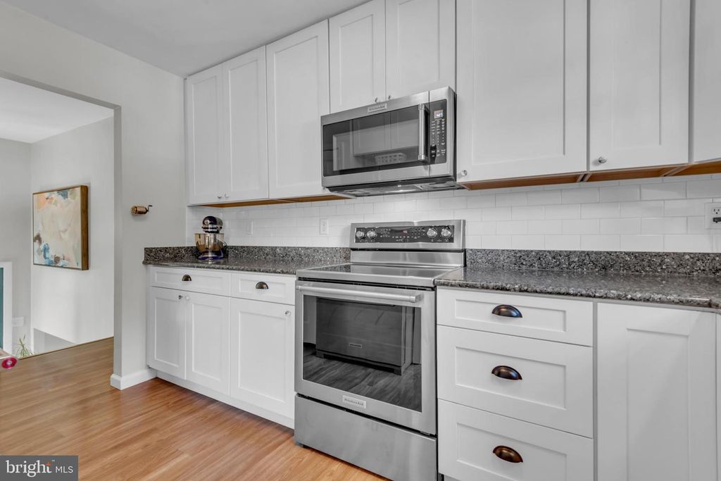 Image 9 of property listing at 412 BAY CITY RD, Stevensville, MD 21666