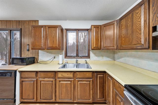 23020 13 Mile Road, Big Rapids, MI 49307