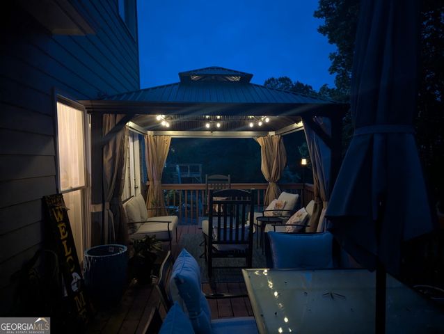 6292 Woodlore Drive NW, Acworth, GA 30101
