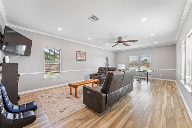 4518 Mars Hill Dr, Corpus Christi, TX 78413