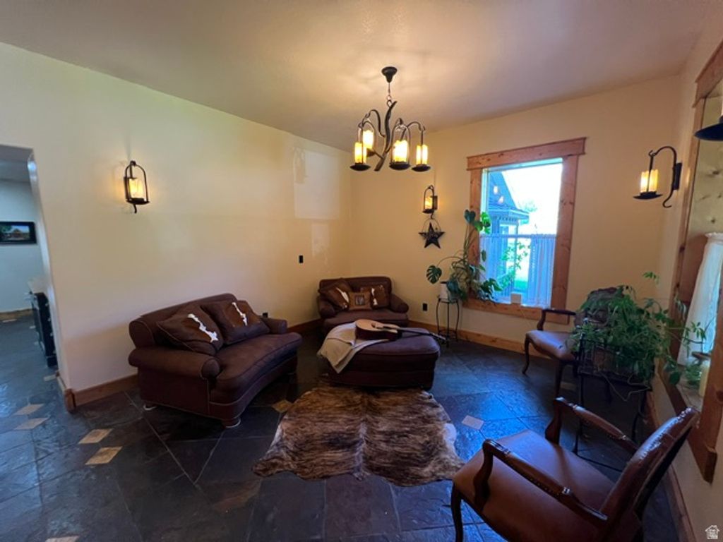 585 N CENTER ST, Midway, UT 84049 — photo 3