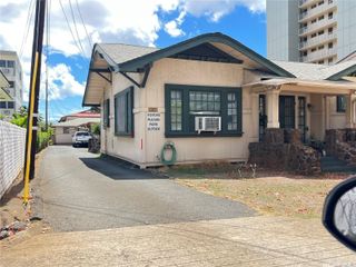 1231 Alexander Street D, Honolulu, HI 96826