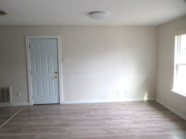 1817 Junius Street, Fort Worth, TX 76103