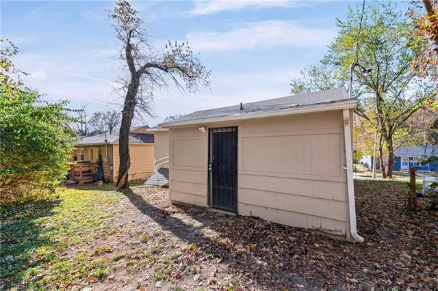 3633 Norton Avenue, Kansas City, MO 64127