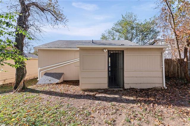 3633 Norton Avenue, Kansas City, MO 64127