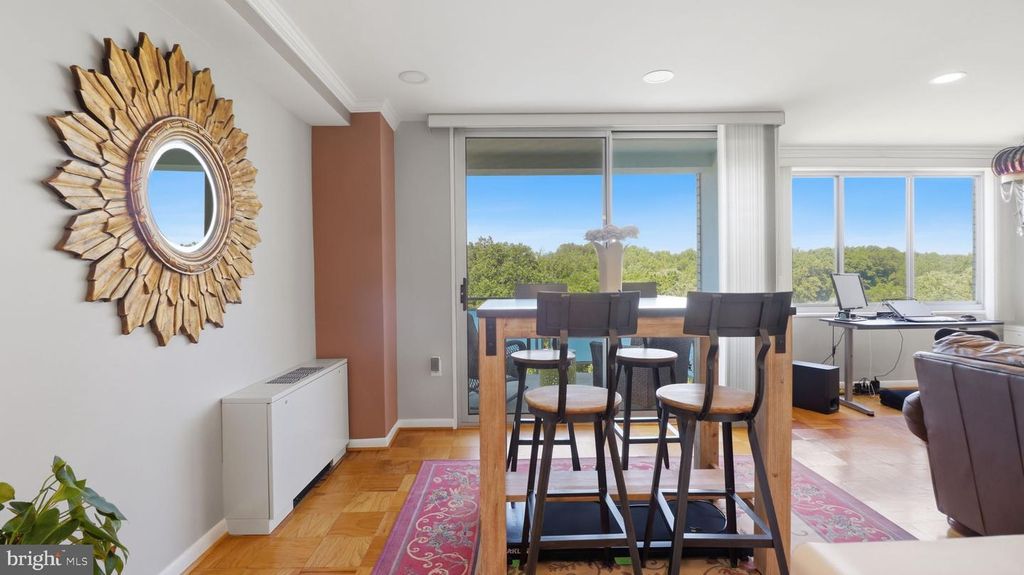 Image 18 of property listing at 10201 GROSVENOR PL #1009, Rockville, MD 20852