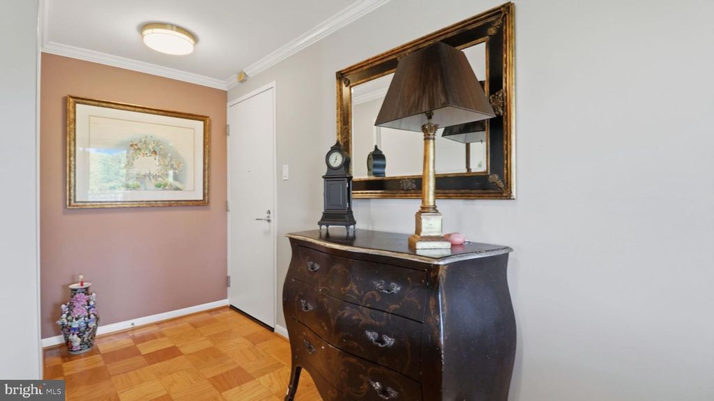 Image 33 of property listing at 10201 GROSVENOR PL #1009, Rockville, MD 20852